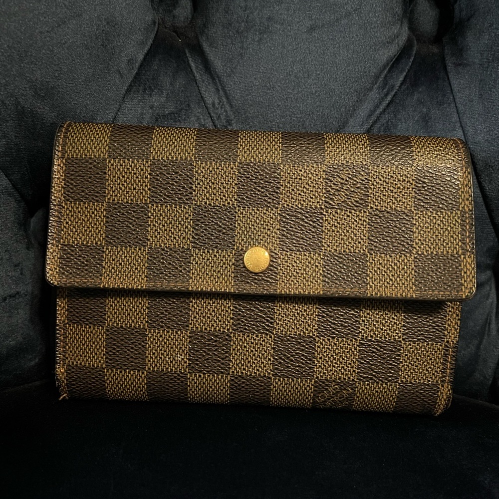 LV Damier Wallet